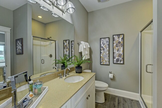 Building Photo - 136 Bridlewood Dr