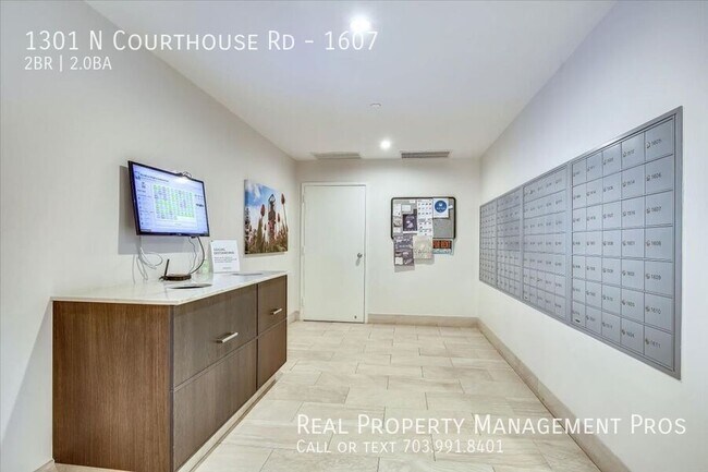 Building Photo - 1301 N Courthouse Rd