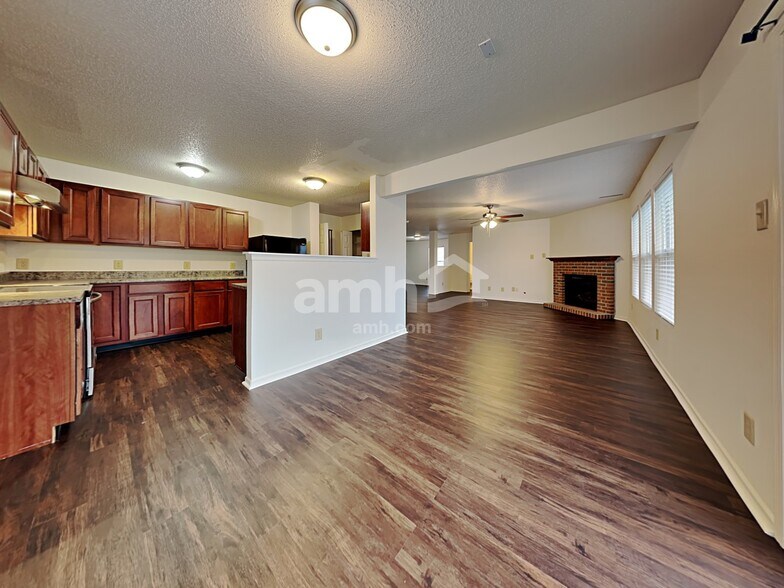 Building Photo - 10286 Butler Dr