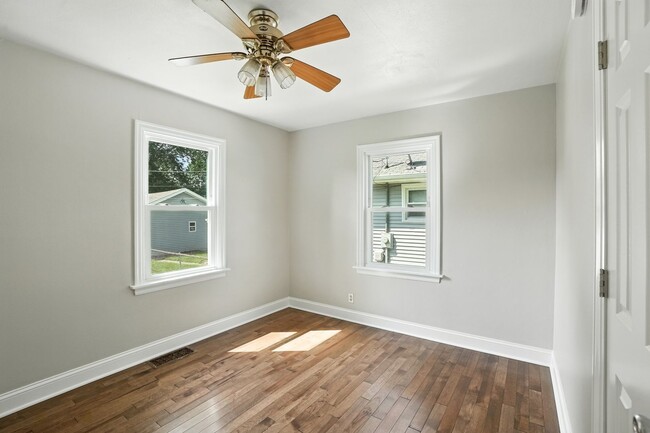 Building Photo - 3 Bedroom Home In Hobart