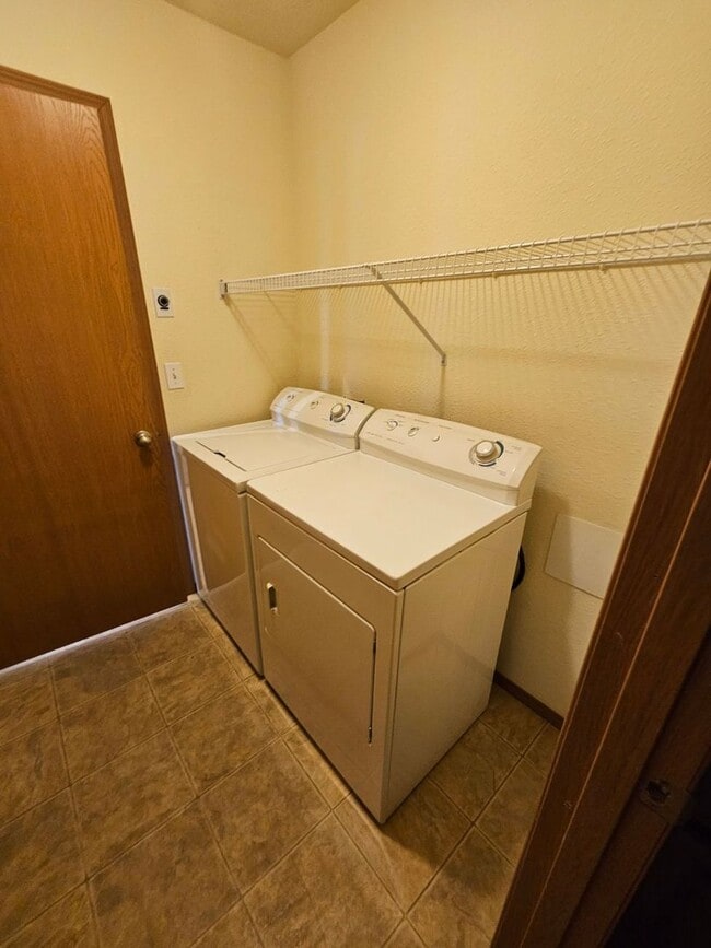 Building Photo - 1205 W Franklin St