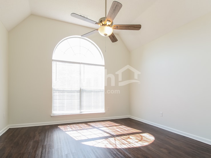 Building Photo - 2458 Baird Dr