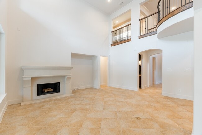 Building Photo - 14 N Player Manor Cir