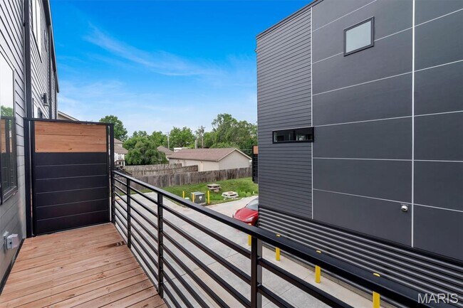 Building Photo - 513 Whittier St