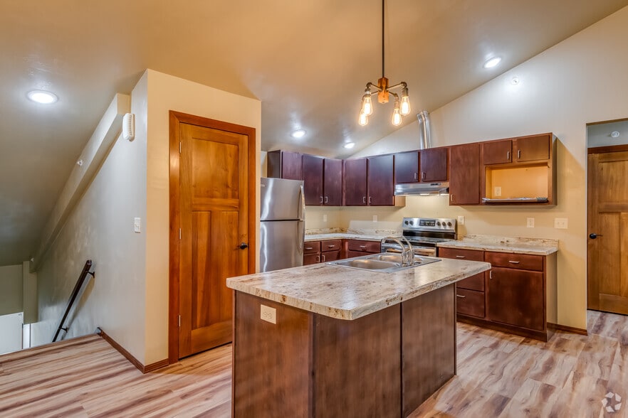 Primary Photo - Celestial Hills