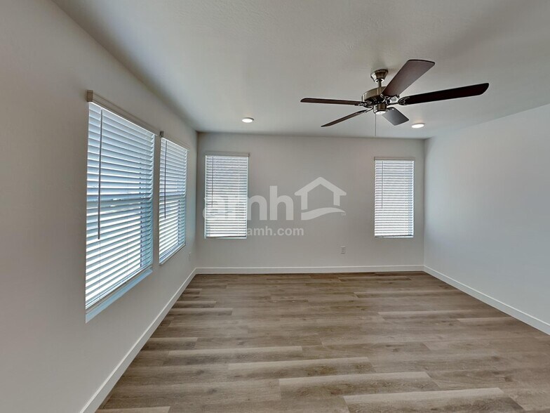 Building Photo - 25612 N 185th Ave