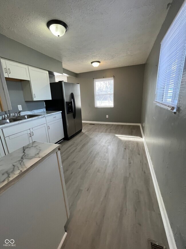 Building Photo - 4622 E 30th St