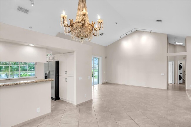 Building Photo - 1215 Balboa Ct