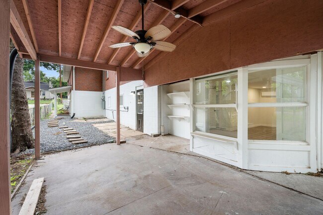 Building Photo - 1036 Seymour Ave