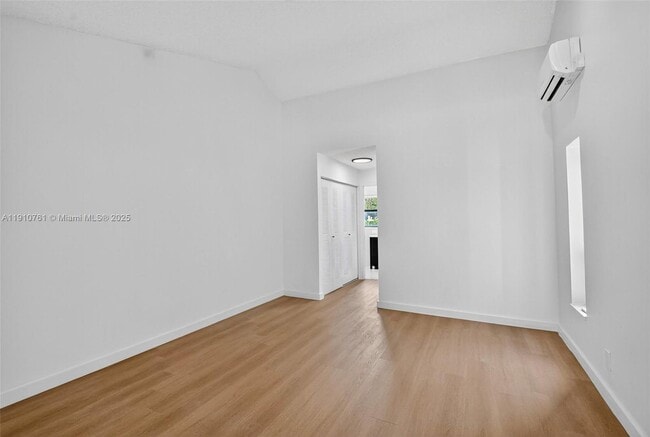 Building Photo - 9721 Majestic Way