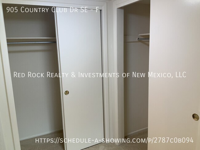 Building Photo - 905 Country Club Dr SE