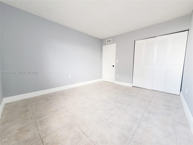 Building Photo - 816 NW 87th Ave