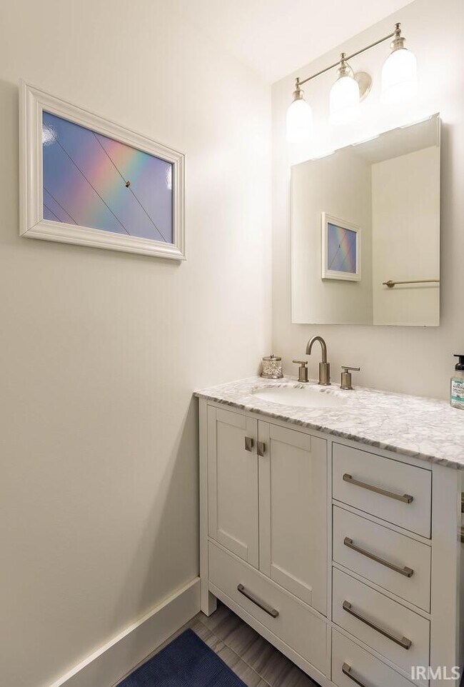 Building Photo - 1708 E Windsor Dr