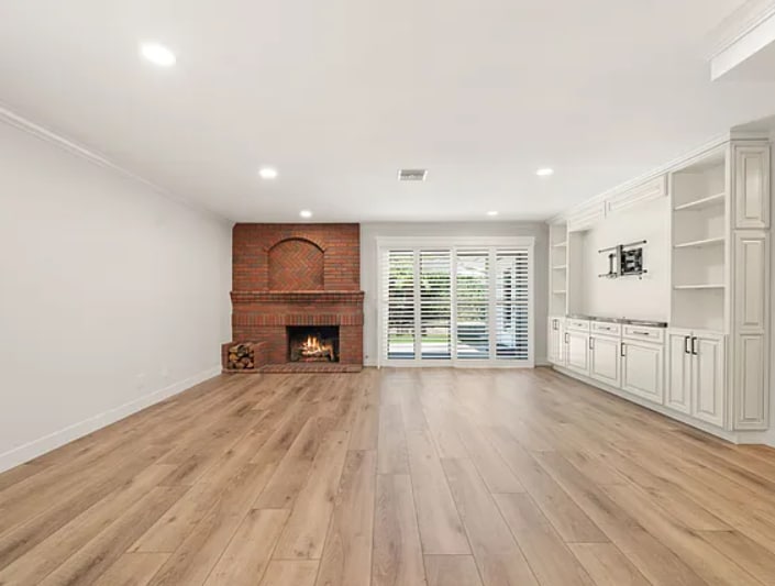 Living Area with fireplace - 5441 Richmond Ave