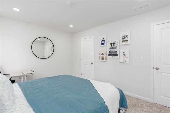 Building Photo - 607 Runnel Dr
