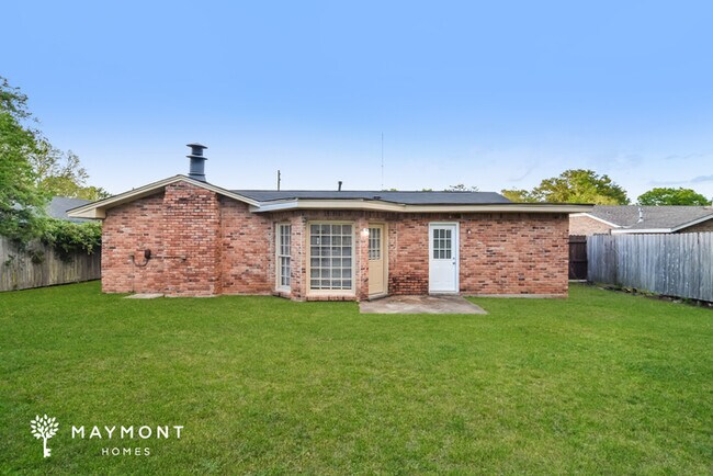 Building Photo - 665 Burlington Dr