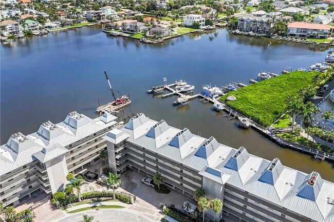 Building Photo - 271 Southbay Dr