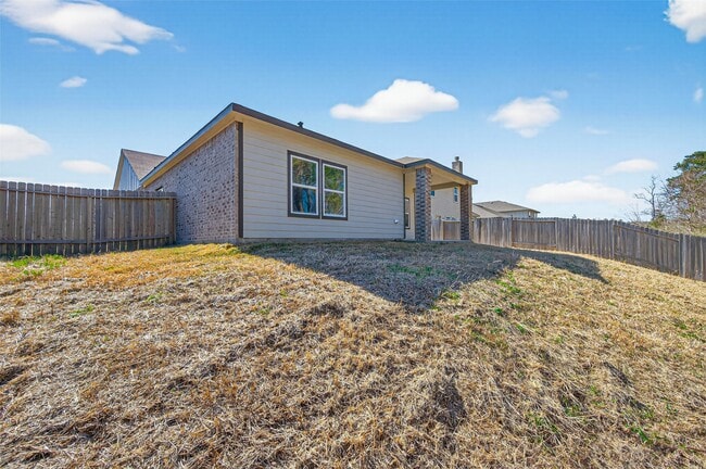 Building Photo - 15059 Meadow Glen N