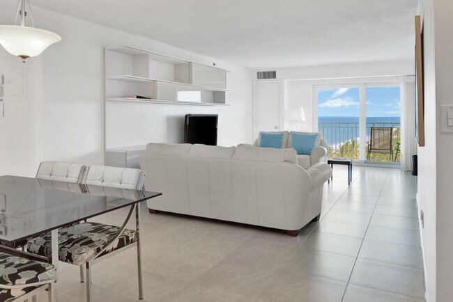 Building Photo - 3301 S Ocean Blvd