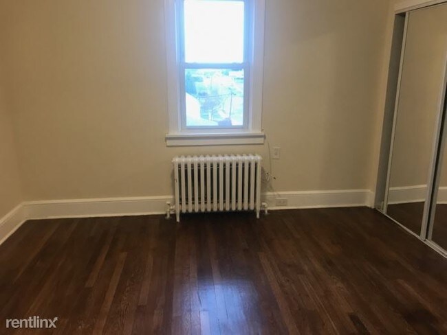 Building Photo - 151 Fairview Ave