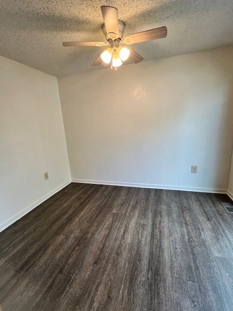 Dining Area - 219 Lily Ct