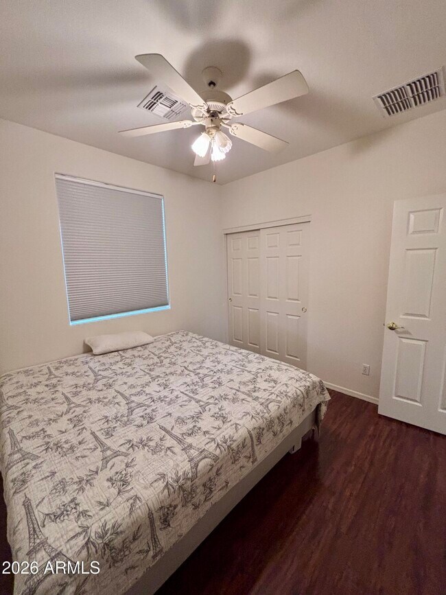 Building Photo - 5606 W St Anne Ave