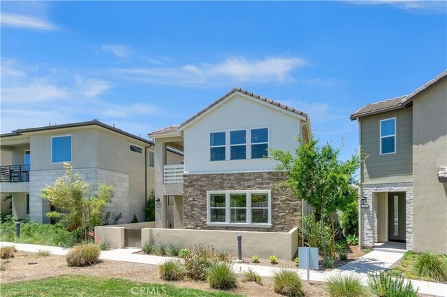 Building Photo - 156 Chorus