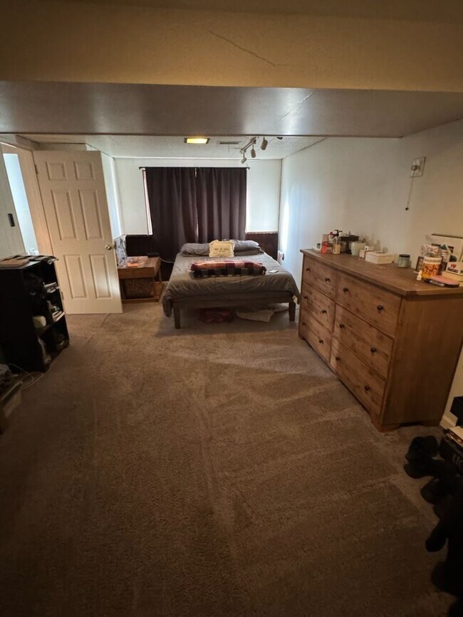 Building Photo - Spacious Split Level in Baldwin for Rent- ...