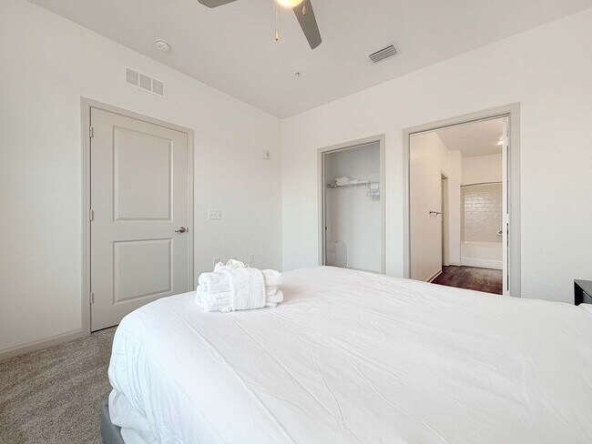 Building Photo - 1515 Flournoy Lp