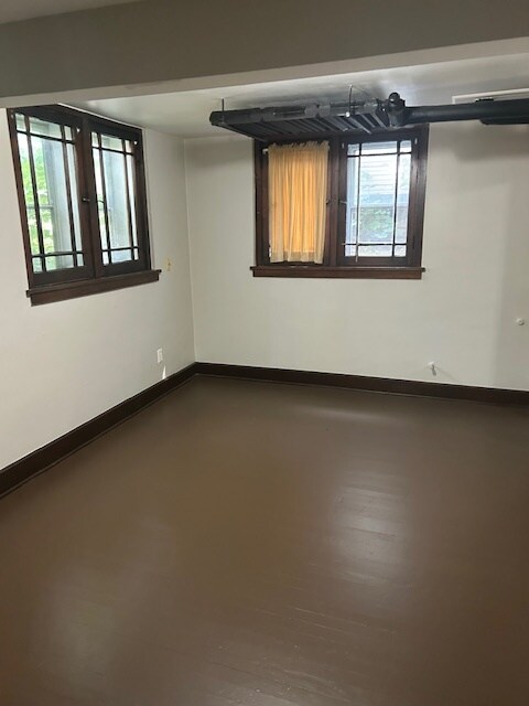 Building Photo - 598 Blaine Ave