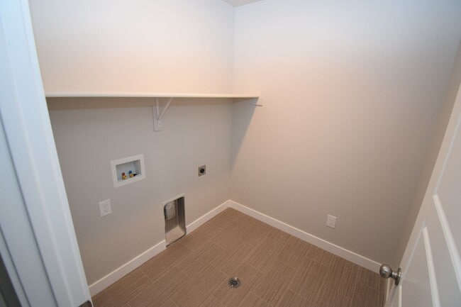 Building Photo - Modern 3 Bed, 3.5 Bath Townhome for Rent!!!