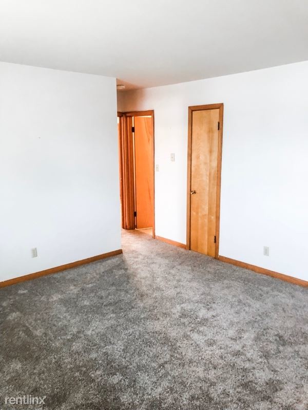 Building Photo - 2 br, 1 bath Apartment - 416 E Oak St