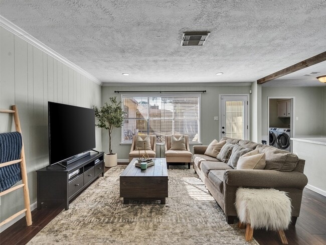 Building Photo - 1134 Western Springs Dr