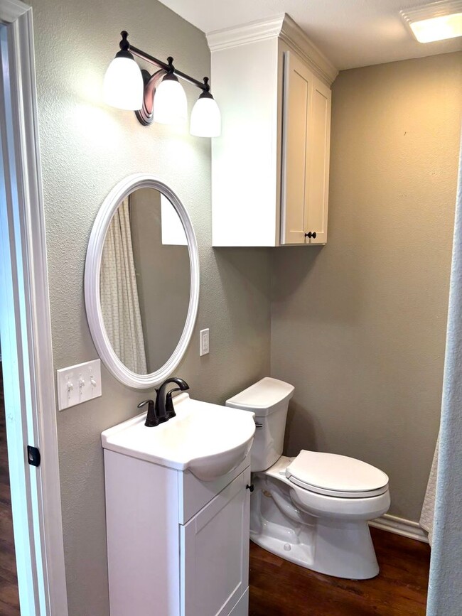 Building Photo - Townhouse for lease!