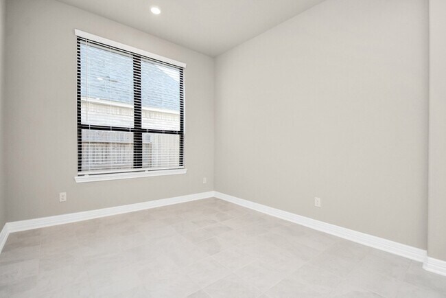 Building Photo - 4710 Austin Landing