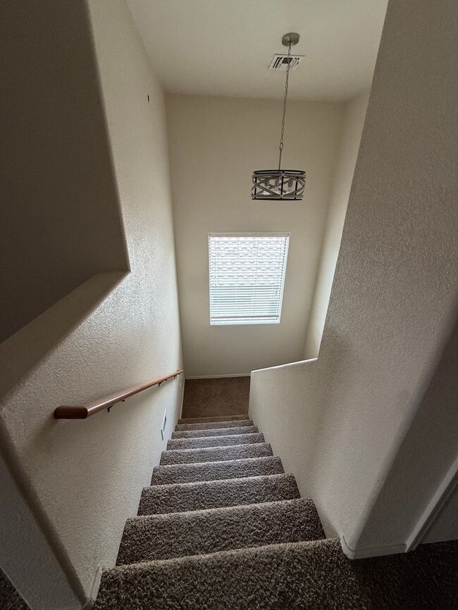 Building Photo - 1315 Paso Robles Ave