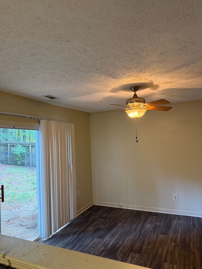 Building Photo - 2801 Henslowe Dr