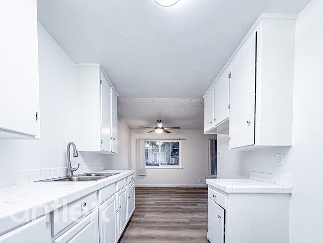 Building Photo - 4510 Pinafore St