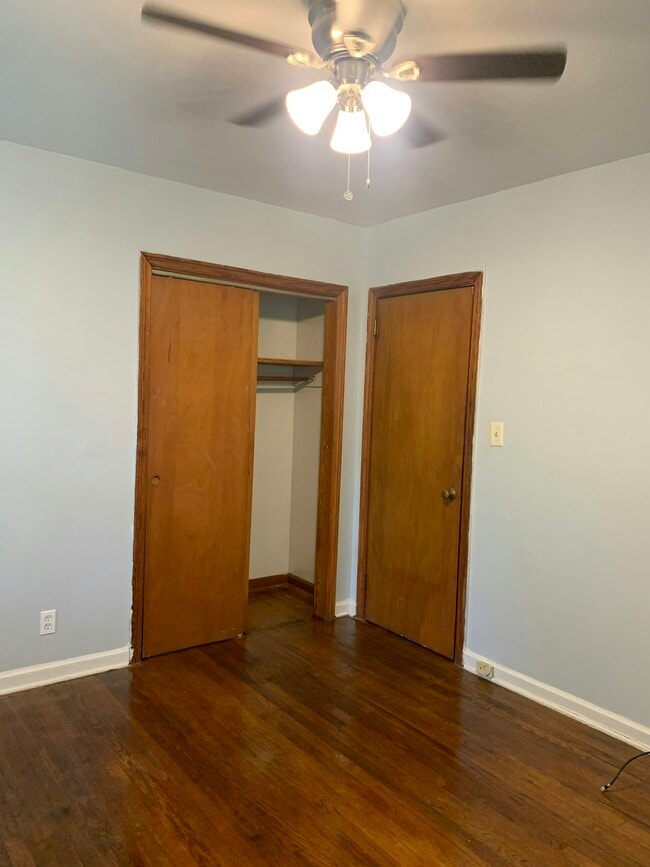 Building Photo - 117 Shadowmoor Dr