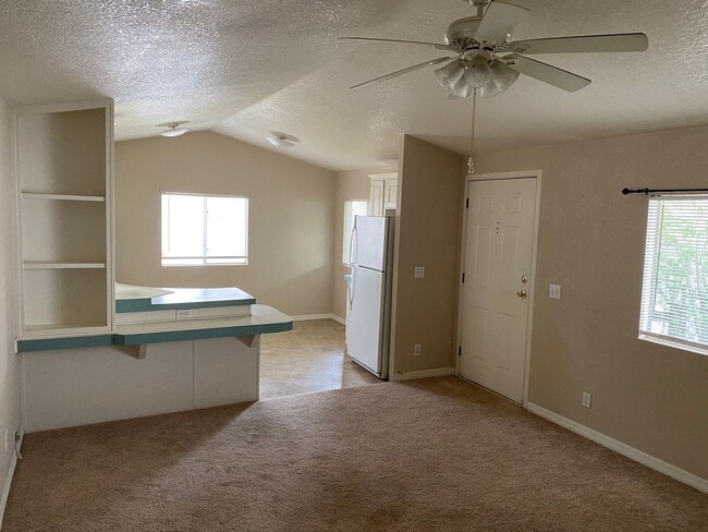 Building Photo - 5121 W Sunnyside Ct