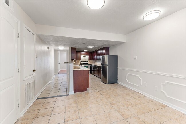 Building Photo - 12633 Memorial Dr