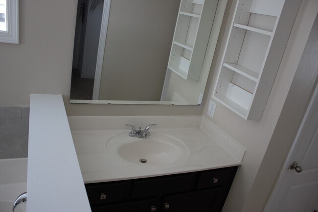 Building Photo - 2143 Stafford Dr
