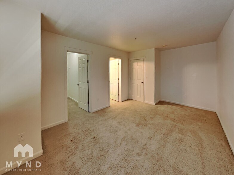 Building Photo - 15390 SW Mallard Dr
