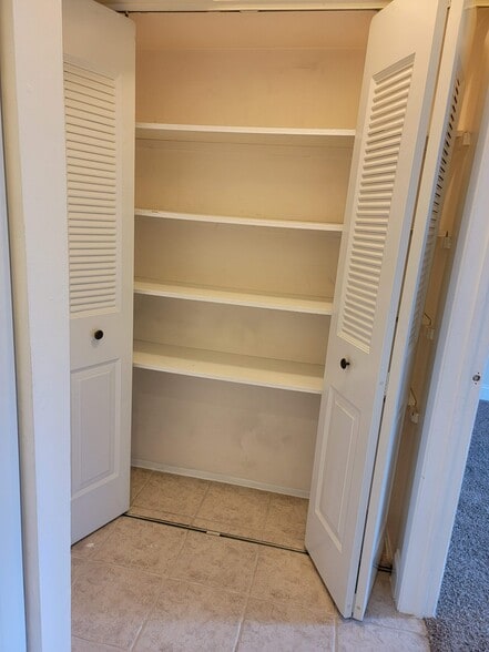 Building Photo - 2047 Jason Dr