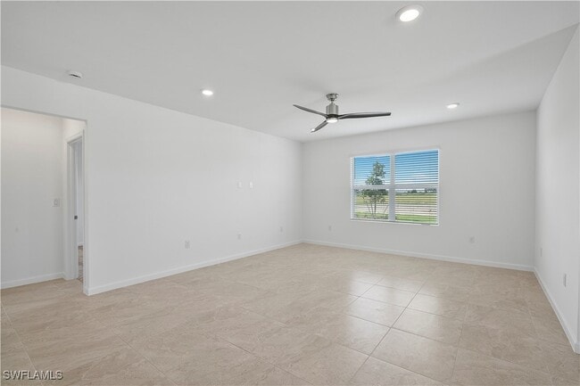 Building Photo - 42425 Cascade Dr