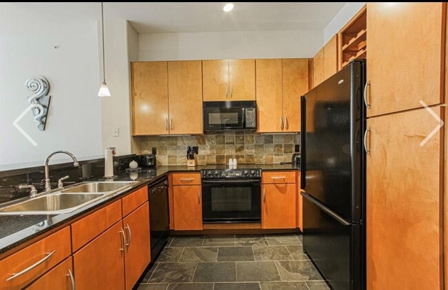 Building Photo - 1901 Post Oak Blvd