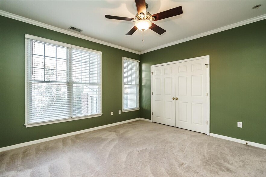 Building Photo - 800 Moratuck Dr