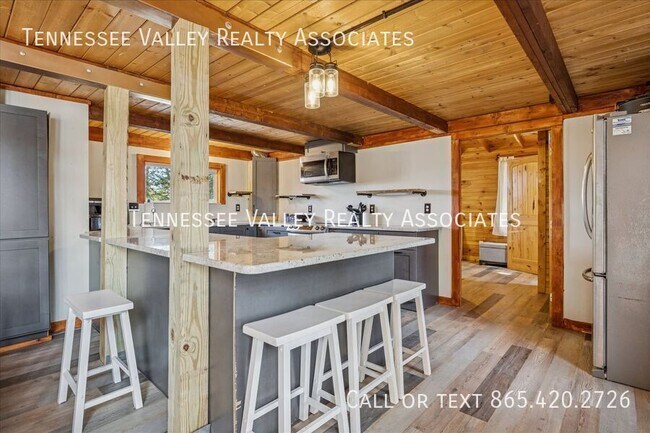 Building Photo - 2050 Chapel Rd