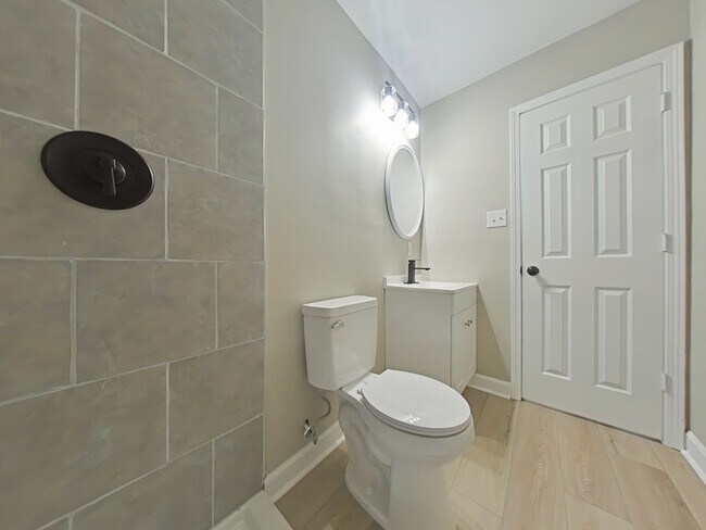 Building Photo - 6527 St Louis St