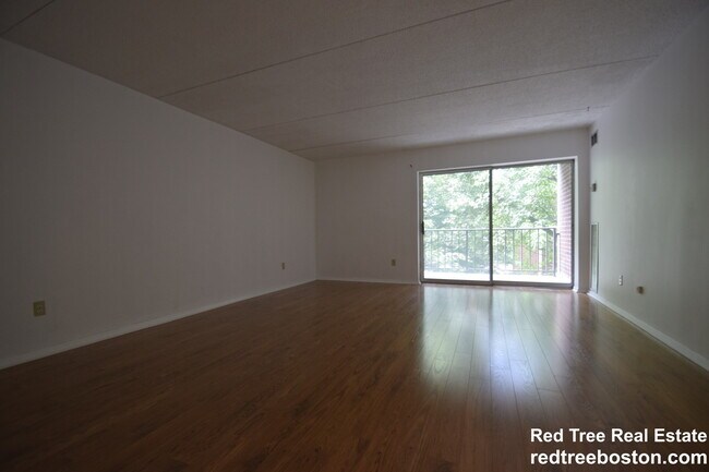 Building Photo - 50-56 Broadlawn Park